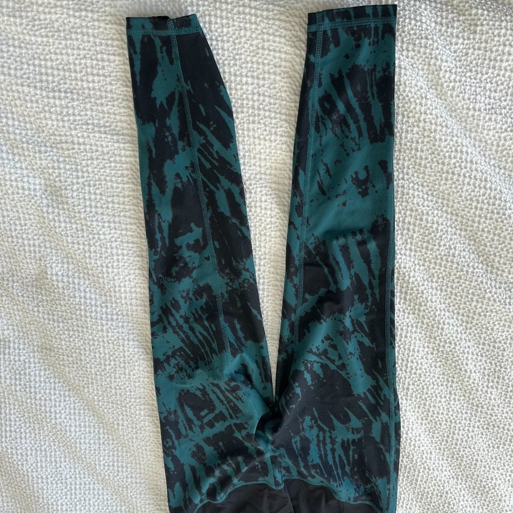 Ingrid and Isabel cropped maternity leggings